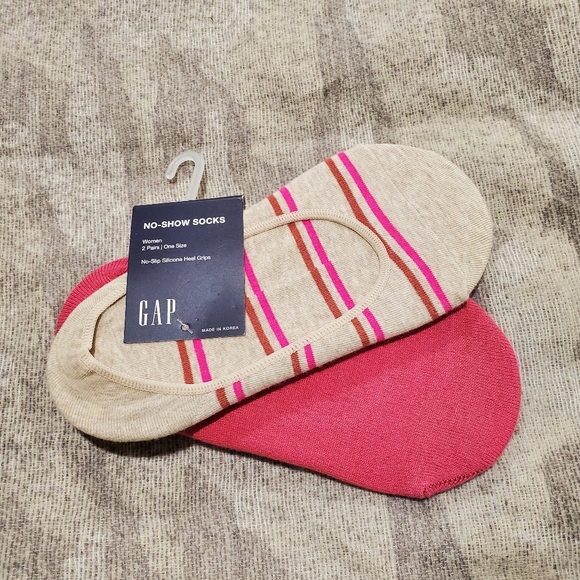Gap Women No-Show Socks / No-Slip Silicone Heel Grips -  2 pairs - Picture 1 of 2